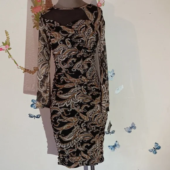 DRESS - Picture 1 of 7